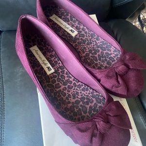 American Eagle flats